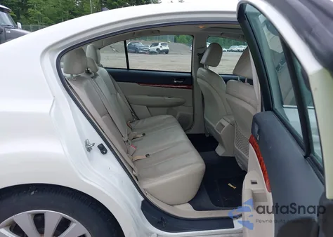 2011 Subaru Legacy 3.6R Limited z USA, uszkodzony, nr VIN 4S3BMDK63B2241256